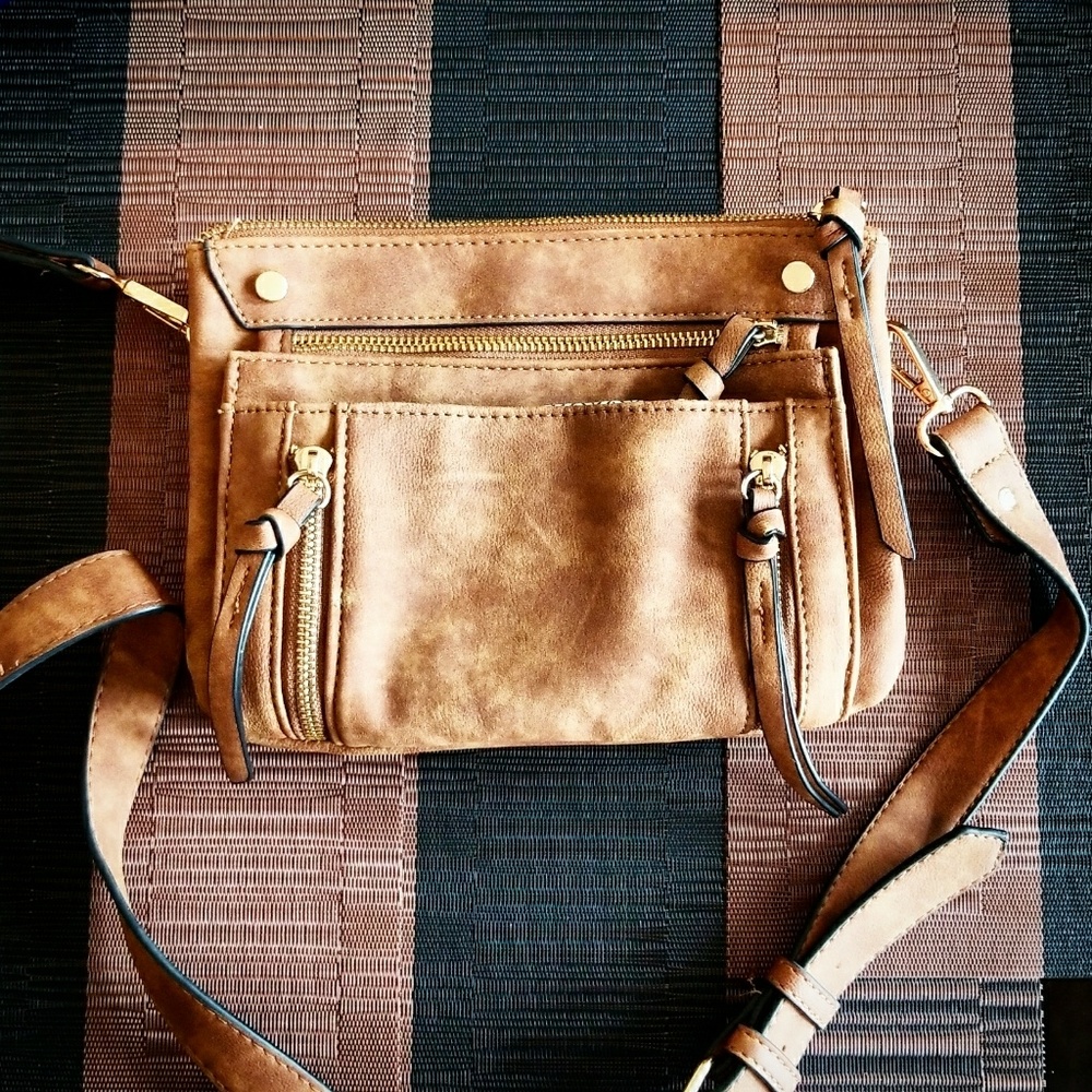 Crossbody by Journeys